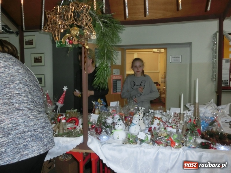 Zdjęcie w galerii na portalu naszraciborz.pl: Gwarno i świątecznie na Ostrogu wiadomości z regionu