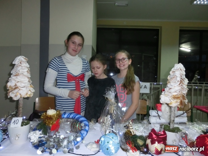 Zdjęcie w galerii na portalu naszraciborz.pl: Gwarno i świątecznie na Ostrogu wiadomości z regionu