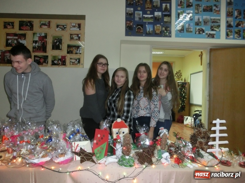 Zdjęcie w galerii na portalu naszraciborz.pl: Gwarno i świątecznie na Ostrogu wiadomości z regionu