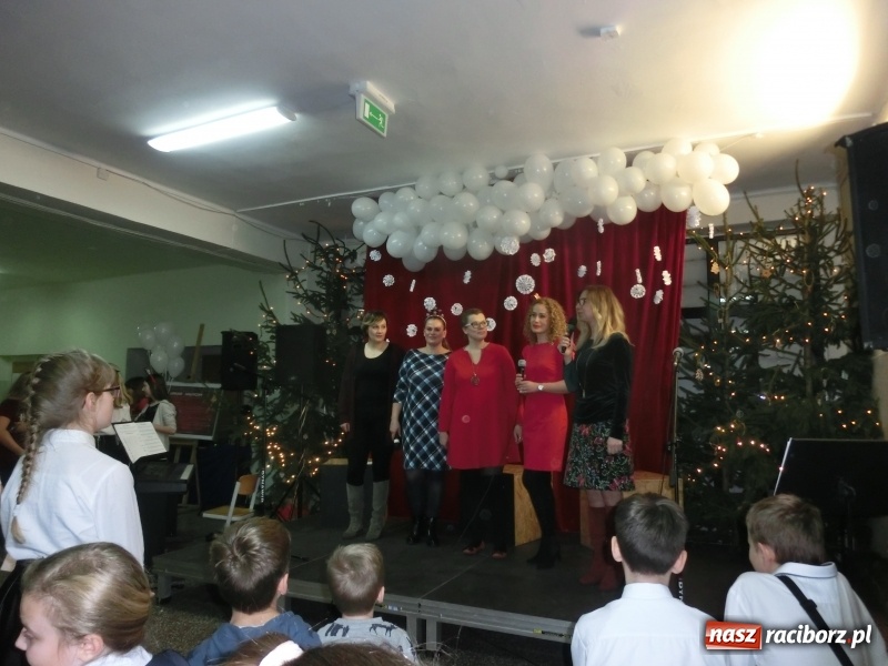 Zdjęcie w galerii na portalu naszraciborz.pl: Gwarno i świątecznie na Ostrogu wiadomości z regionu