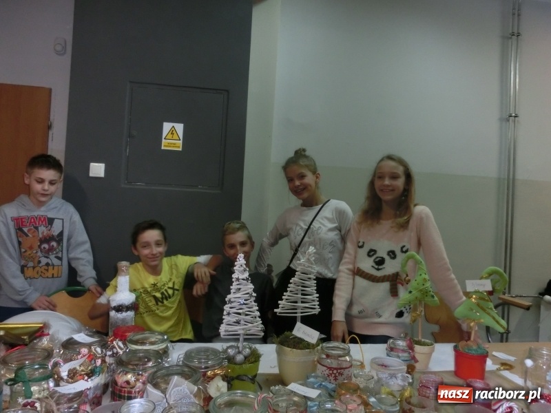 Zdjęcie w galerii na portalu naszraciborz.pl: Gwarno i świątecznie na Ostrogu wiadomości z regionu