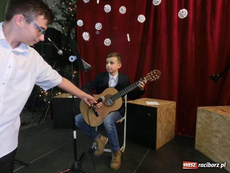 Zdjęcie w galerii na portalu naszraciborz.pl: Gwarno i świątecznie na Ostrogu wiadomości z regionu