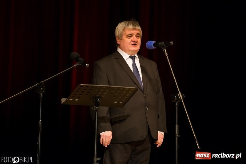 Zdjęcie w galerii na portalu naszraciborz.pl: W RCK wręczono medale im. ks. prałata Stefana Pieczki  wiadomości z regionu