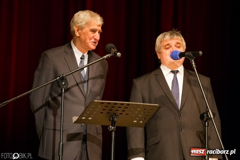 Zdjęcie w galerii na portalu naszraciborz.pl: W RCK wręczono medale im. ks. prałata Stefana Pieczki  wiadomości z regionu