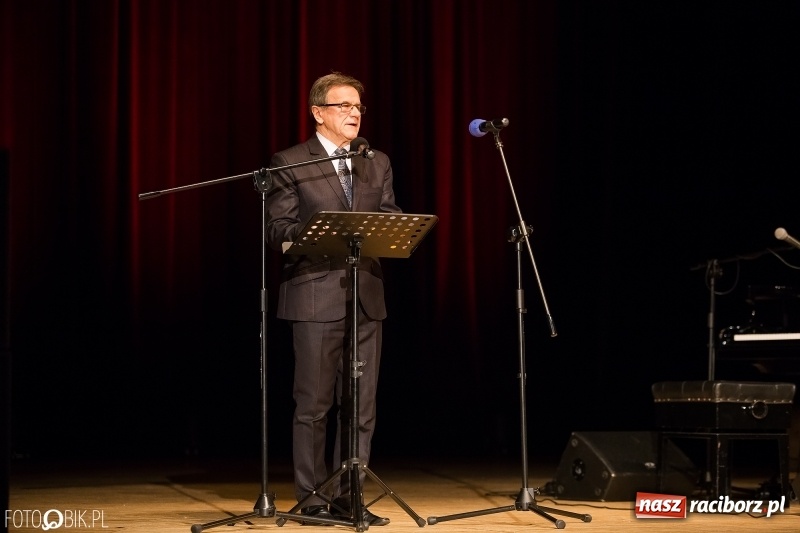 Zdjęcie w galerii na portalu naszraciborz.pl: W RCK wręczono medale im. ks. prałata Stefana Pieczki  wiadomości z regionu