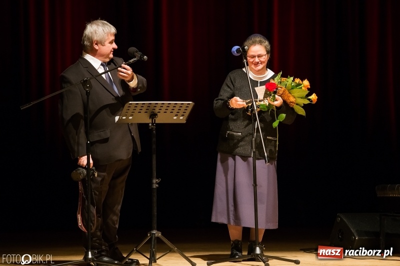 Zdjęcie w galerii na portalu naszraciborz.pl: W RCK wręczono medale im. ks. prałata Stefana Pieczki  wiadomości z regionu