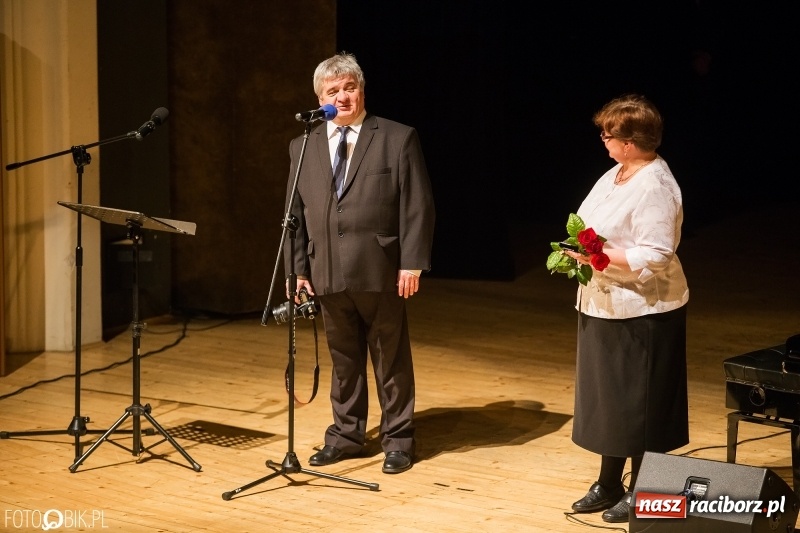 Zdjęcie w galerii na portalu naszraciborz.pl: W RCK wręczono medale im. ks. prałata Stefana Pieczki  wiadomości z regionu