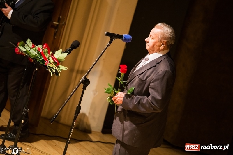 Zdjęcie w galerii na portalu naszraciborz.pl: W RCK wręczono medale im. ks. prałata Stefana Pieczki  wiadomości z regionu