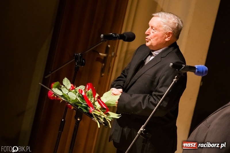 Zdjęcie w galerii na portalu naszraciborz.pl: W RCK wręczono medale im. ks. prałata Stefana Pieczki  wiadomości z regionu