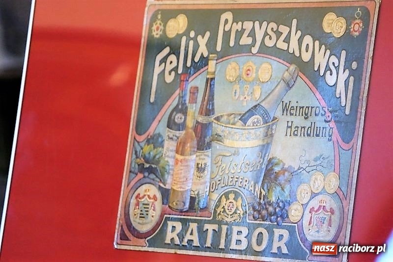Zdjęcie w galerii na portalu naszraciborz.pl: Reklama Feliksa Przyszkowskiego trafiła do raciborskiego Muzeum wiadomości z regionu