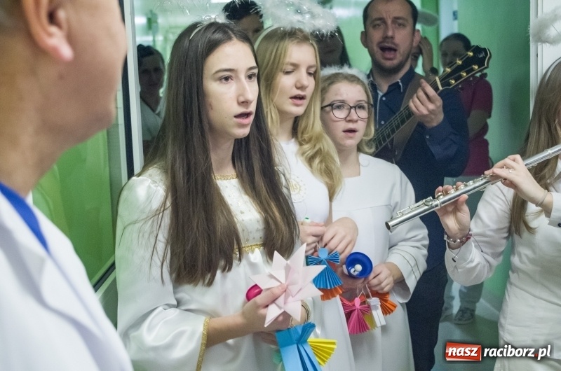 Zdjęcie w galerii na portalu naszraciborz.pl: Z sercem na dłoni odwiedzili chorych w raciborskim szpitalu wiadomości z regionu