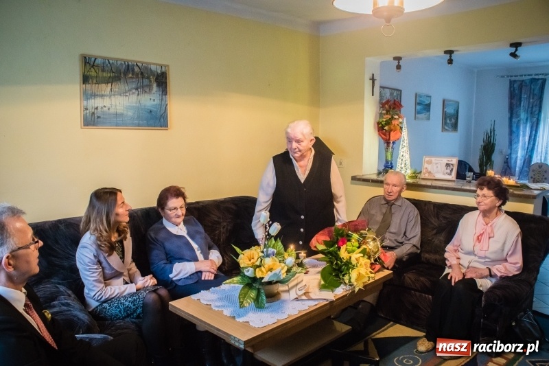 Zdjęcie w galerii na portalu naszraciborz.pl: Zaczęło się od zdjęcia. Diamentowe gody Państwa Malon wiadomości z regionu