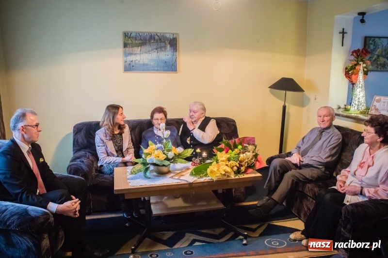 Zdjęcie w galerii na portalu naszraciborz.pl: Zaczęło się od zdjęcia. Diamentowe gody Państwa Malon wiadomości z regionu