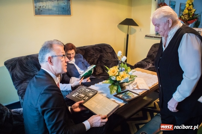 Zdjęcie w galerii na portalu naszraciborz.pl: Zaczęło się od zdjęcia. Diamentowe gody Państwa Malon wiadomości z regionu