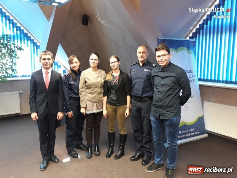 Zdjęcie w galerii na portalu naszraciborz.pl: Projekt pod nazwą Bo liczy się człowiek z udziałem raciborskiej młodzieży wiadomości z regionu