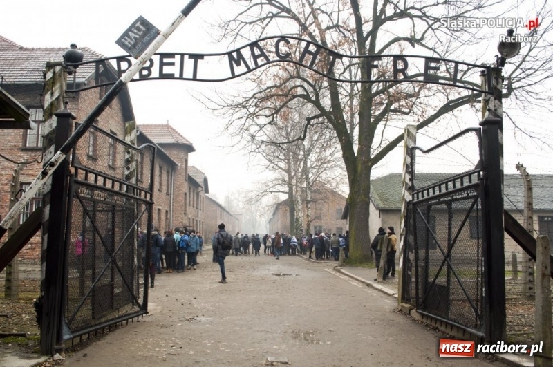 Zdjęcie w galerii na portalu naszraciborz.pl: Projekt pod nazwą Bo liczy się człowiek z udziałem raciborskiej młodzieży wiadomości z regionu