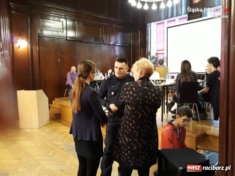 Zdjęcie w galerii na portalu naszraciborz.pl: Projekt pod nazwą Bo liczy się człowiek z udziałem raciborskiej młodzieży wiadomości z regionu