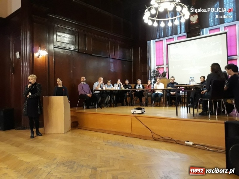 Zdjęcie w galerii na portalu naszraciborz.pl: Projekt pod nazwą Bo liczy się człowiek z udziałem raciborskiej młodzieży wiadomości z regionu