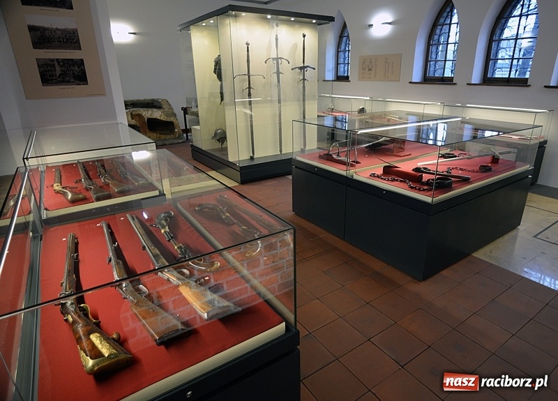 Zdjęcie w galerii na portalu naszraciborz.pl: W Muzeum można oglądać nową, stałą wystawę militariów wiadomości z regionu