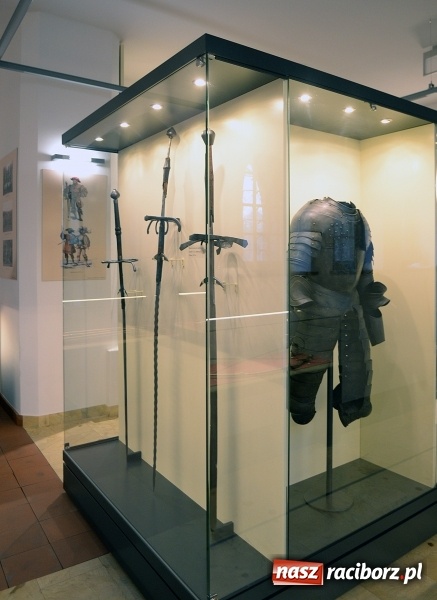 Zdjęcie w galerii na portalu naszraciborz.pl: W Muzeum można oglądać nową, stałą wystawę militariów wiadomości z regionu