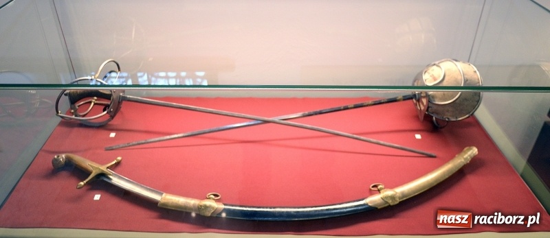 Zdjęcie w galerii na portalu naszraciborz.pl: W Muzeum można oglądać nową, stałą wystawę militariów wiadomości z regionu