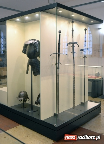 Zdjęcie w galerii na portalu naszraciborz.pl: W Muzeum można oglądać nową, stałą wystawę militariów wiadomości z regionu