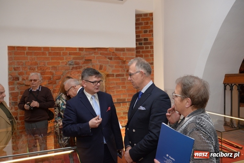 Zdjęcie w galerii na portalu naszraciborz.pl: W Muzeum można oglądać nową, stałą wystawę militariów wiadomości z regionu