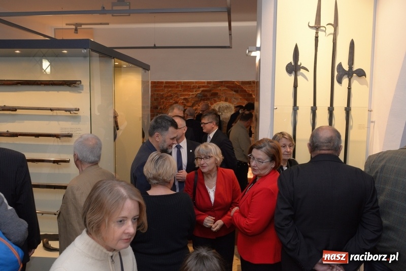 Zdjęcie w galerii na portalu naszraciborz.pl: W Muzeum można oglądać nową, stałą wystawę militariów wiadomości z regionu