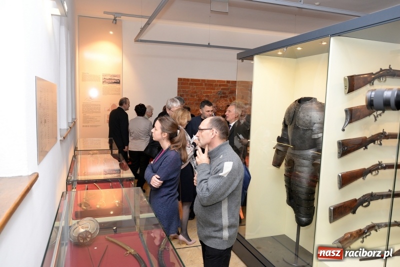 Zdjęcie w galerii na portalu naszraciborz.pl: W Muzeum można oglądać nową, stałą wystawę militariów wiadomości z regionu