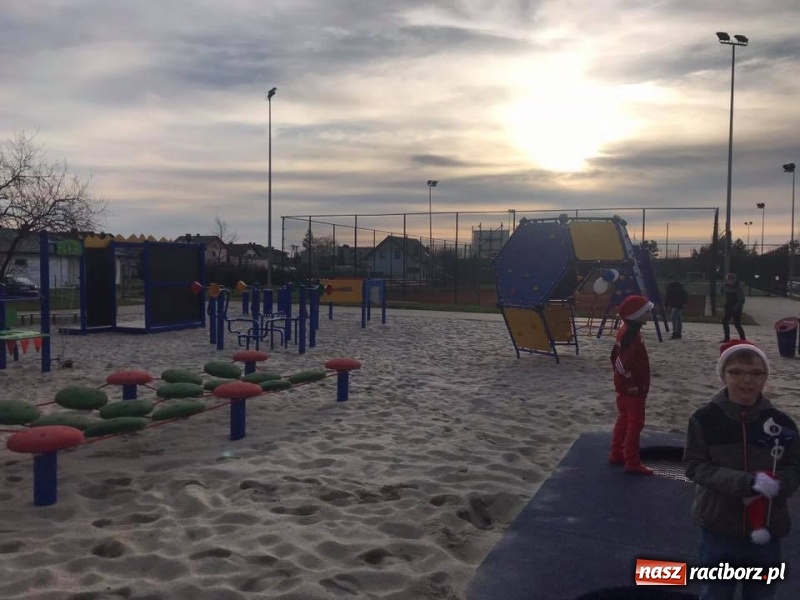 Zdjęcie w galerii na portalu naszraciborz.pl: Dwa nowe place zabaw w gminie Krzyżanowice  wiadomości z regionu