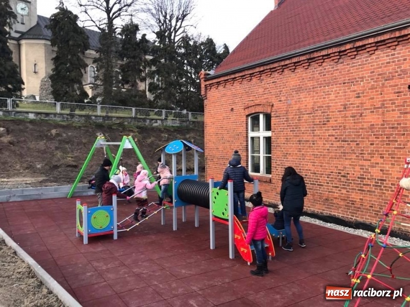 Zdjęcie w galerii na portalu naszraciborz.pl: Dwa nowe place zabaw w gminie Krzyżanowice  wiadomości z regionu
