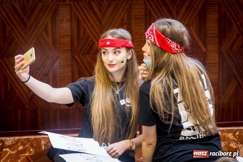 Zdjęcie w galerii na portalu naszraciborz.pl: Eko pomysły na walkę ze smogiem. I LO z Raciborza najlepsze na Śląsku  wiadomości z regionu