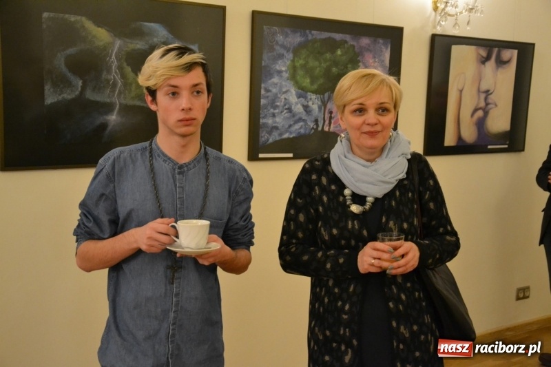 Zdjęcie w galerii na portalu naszraciborz.pl: ZNANE i NIE ZNANE – wernisaż wystawy na Zamku Piastowskim  wiadomości z regionu