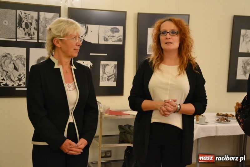 Zdjęcie w galerii na portalu naszraciborz.pl: ZNANE i NIE ZNANE – wernisaż wystawy na Zamku Piastowskim  wiadomości z regionu