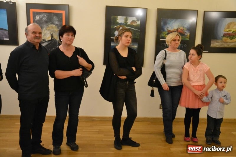 Zdjęcie w galerii na portalu naszraciborz.pl: ZNANE i NIE ZNANE – wernisaż wystawy na Zamku Piastowskim  wiadomości z regionu