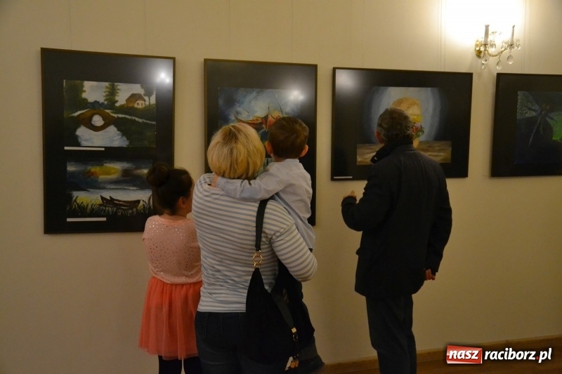 Zdjęcie w galerii na portalu naszraciborz.pl: ZNANE i NIE ZNANE – wernisaż wystawy na Zamku Piastowskim  wiadomości z regionu