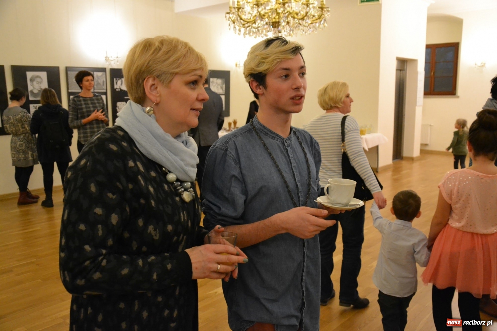 Zdjęcie w galerii na portalu naszraciborz.pl: ZNANE i NIE ZNANE – wernisaż wystawy na Zamku Piastowskim  wiadomości z regionu