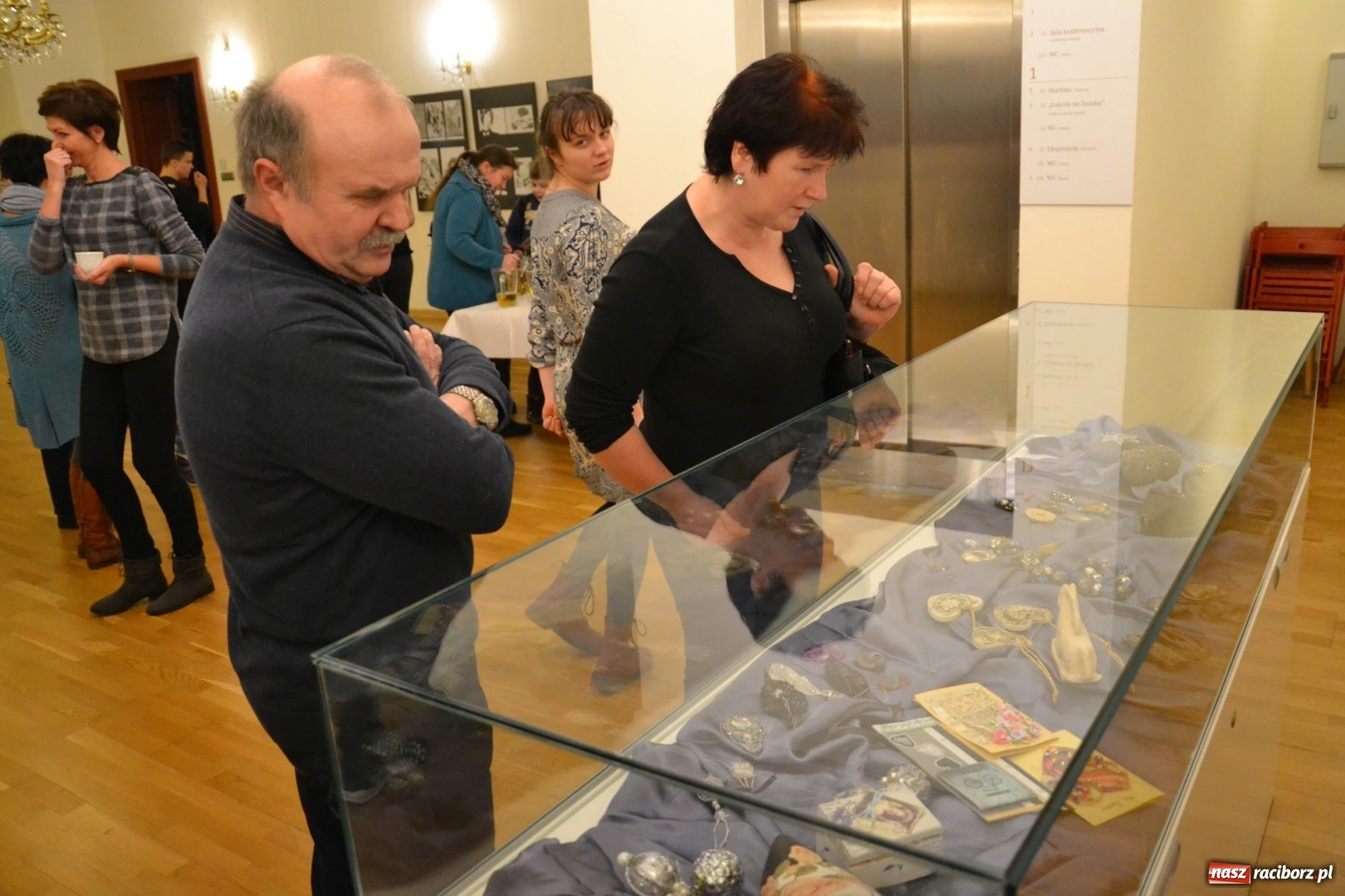 Zdjęcie w galerii na portalu naszraciborz.pl: ZNANE i NIE ZNANE – wernisaż wystawy na Zamku Piastowskim  wiadomości z regionu