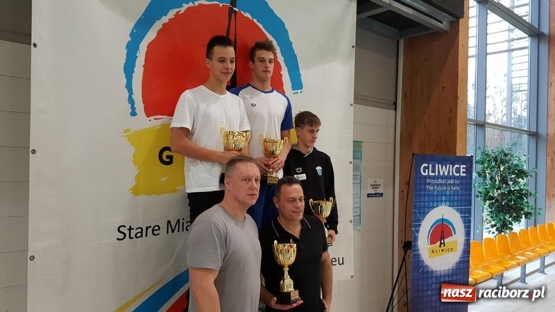 Zdjęcie w galerii na portalu naszraciborz.pl: Pływanie. Medalowe żniwo pływaków Szkoły Mistrzostwa Sportowego wiadomości z regionu