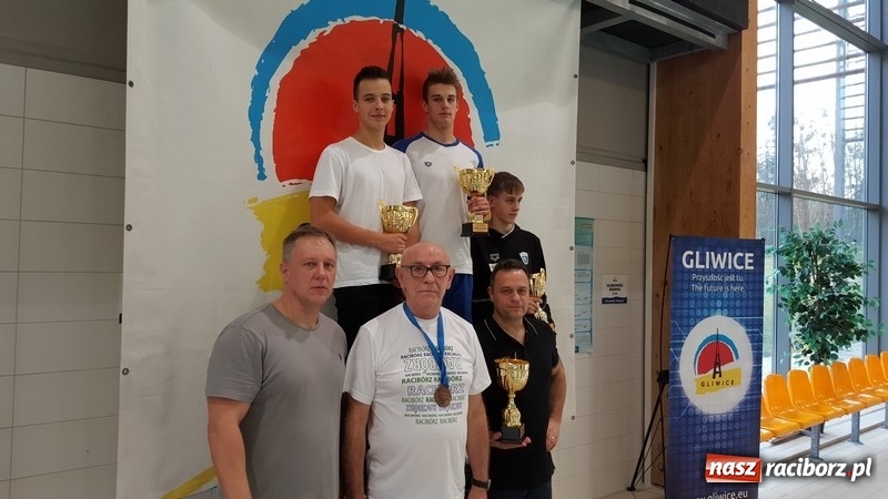 Zdjęcie w galerii na portalu naszraciborz.pl: Pływanie. Medalowe żniwo pływaków Szkoły Mistrzostwa Sportowego wiadomości z regionu