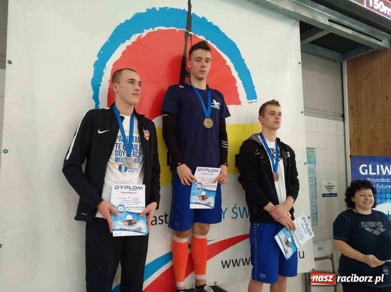 Zdjęcie w galerii na portalu naszraciborz.pl: Pływanie. Medalowe żniwo pływaków Szkoły Mistrzostwa Sportowego wiadomości z regionu