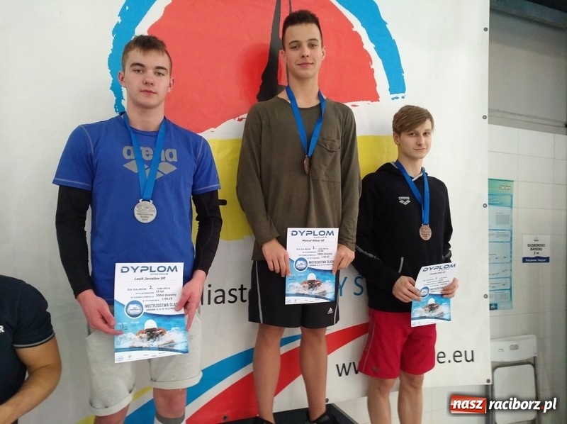 Zdjęcie w galerii na portalu naszraciborz.pl: Pływanie. Medalowe żniwo pływaków Szkoły Mistrzostwa Sportowego wiadomości z regionu