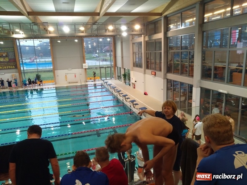 Zdjęcie w galerii na portalu naszraciborz.pl: Pływanie. Medalowe żniwo pływaków Szkoły Mistrzostwa Sportowego wiadomości z regionu