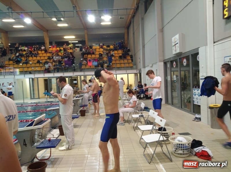 Zdjęcie w galerii na portalu naszraciborz.pl: Pływanie. Medalowe żniwo pływaków Szkoły Mistrzostwa Sportowego wiadomości z regionu