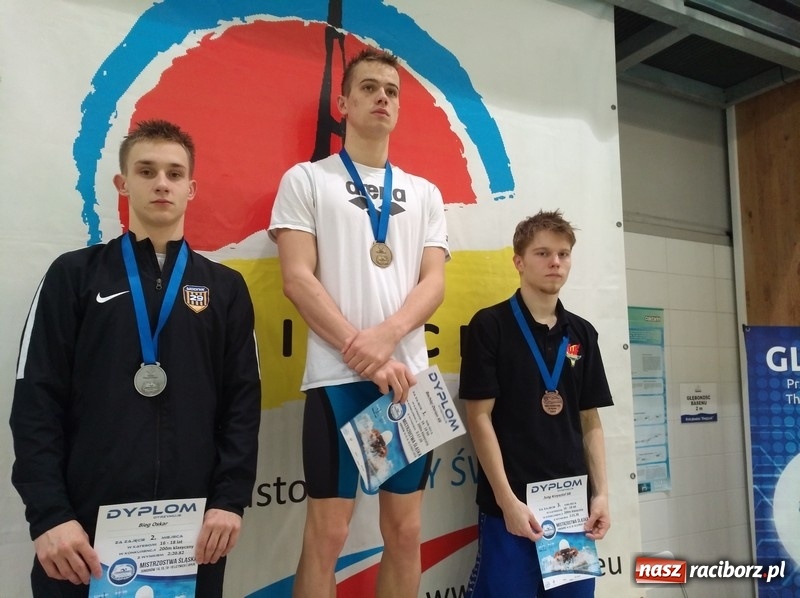 Zdjęcie w galerii na portalu naszraciborz.pl: Pływanie. Medalowe żniwo pływaków Szkoły Mistrzostwa Sportowego wiadomości z regionu