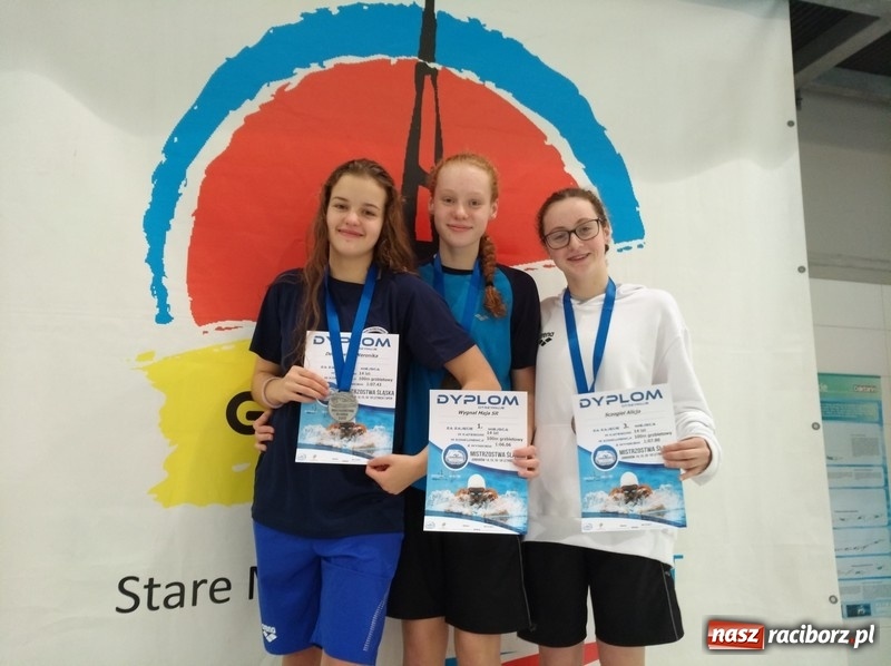 Zdjęcie w galerii na portalu naszraciborz.pl: Pływanie. Medalowe żniwo pływaków Szkoły Mistrzostwa Sportowego wiadomości z regionu