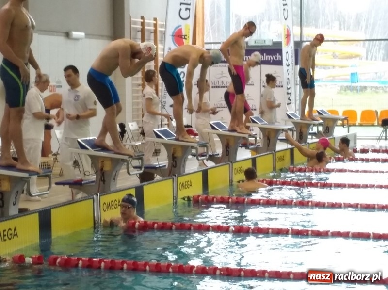 Zdjęcie w galerii na portalu naszraciborz.pl: Pływanie. Medalowe żniwo pływaków Szkoły Mistrzostwa Sportowego wiadomości z regionu