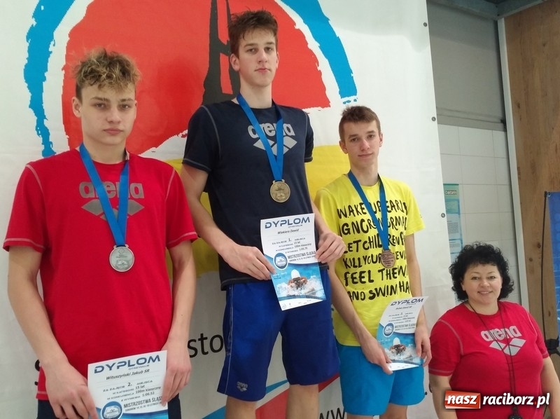 Zdjęcie w galerii na portalu naszraciborz.pl: Pływanie. Medalowe żniwo pływaków Szkoły Mistrzostwa Sportowego wiadomości z regionu