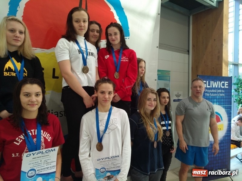 Zdjęcie w galerii na portalu naszraciborz.pl: Pływanie. Medalowe żniwo pływaków Szkoły Mistrzostwa Sportowego wiadomości z regionu