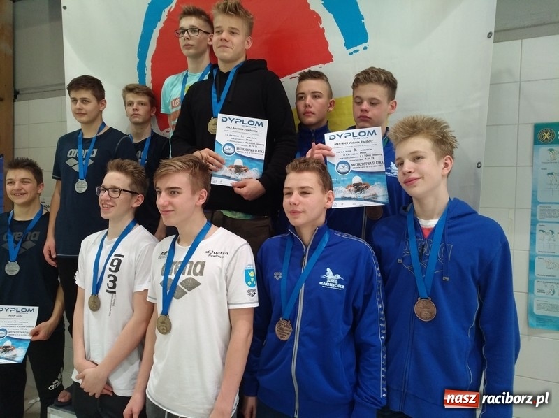 Zdjęcie w galerii na portalu naszraciborz.pl: Pływanie. Medalowe żniwo pływaków Szkoły Mistrzostwa Sportowego wiadomości z regionu